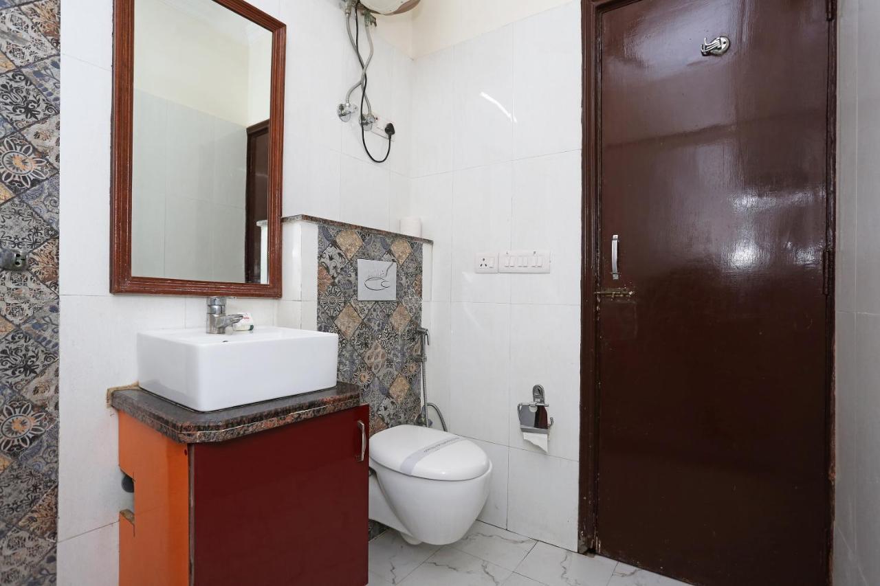Capital O 5331 Zara Grand New Delhi Bagian luar foto